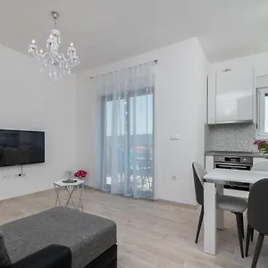  Apartament Pjer