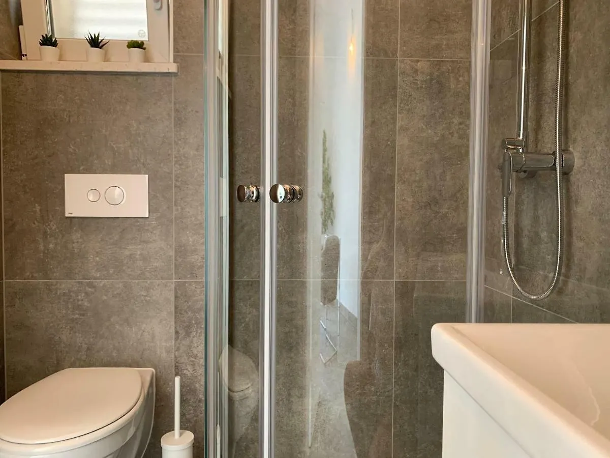 Valjan Apartmani Trogir 0*,
